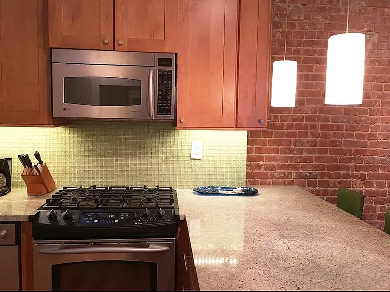 816 Willow Ave #5R — Photo 3