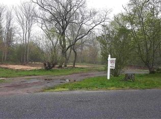 5 Bay Ave, East Moriches, NY 11940