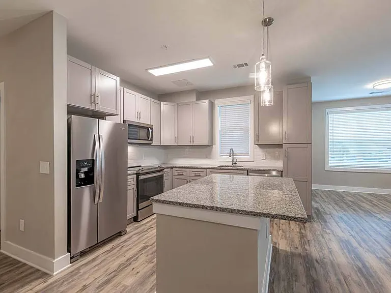 Foxwood Apartments — Photo 110