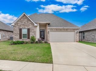 428 Mangrove Ln, Bossier City, LA 71111