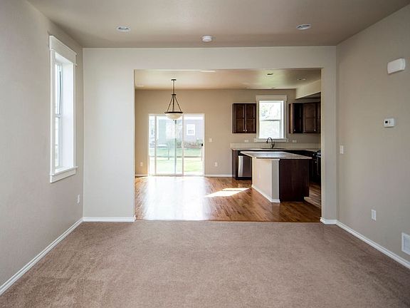 4th image of 532 Walhalla Ct