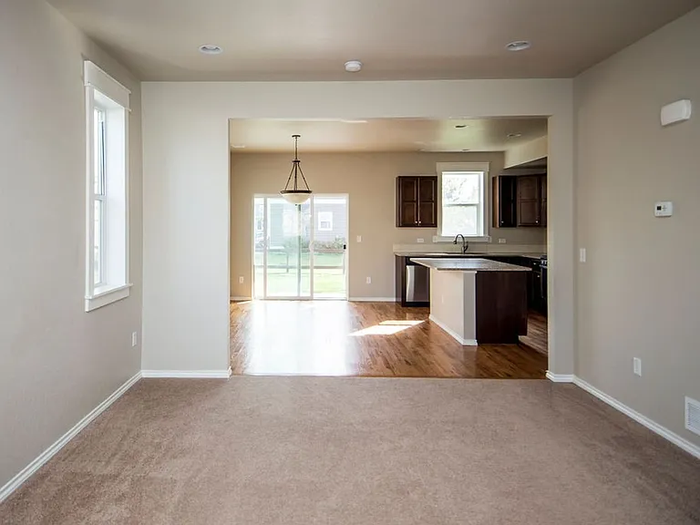 532 Walhalla Ct — Photo 4
