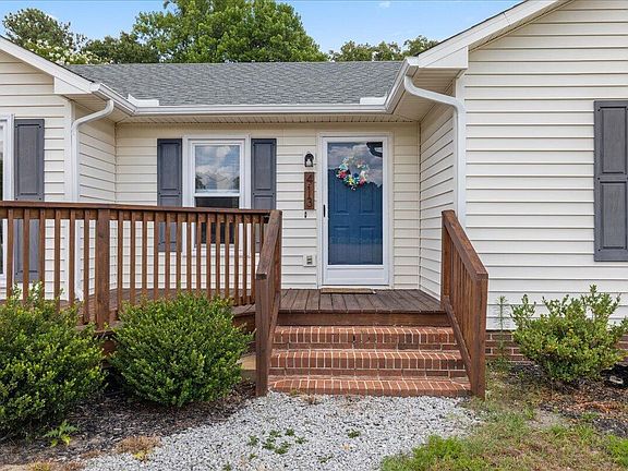 4th image of 413 Bayles Rd