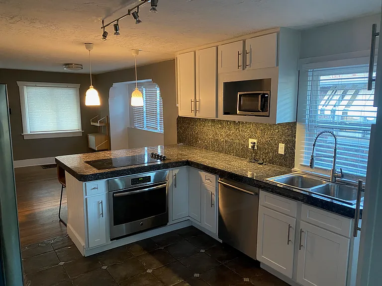 246 E Hampton Ave — Photo 6
