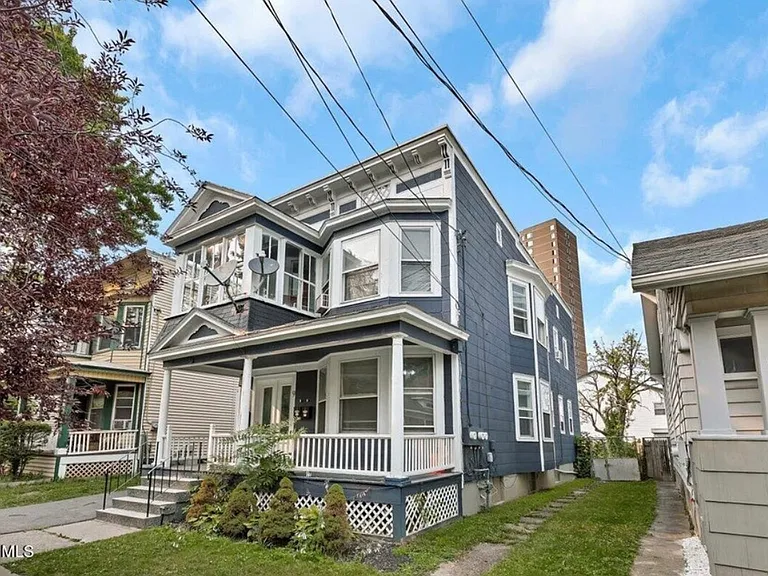 9 Kent St #1 — Photo 2