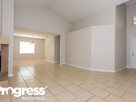 2nd image of 366 Vineyard Dr