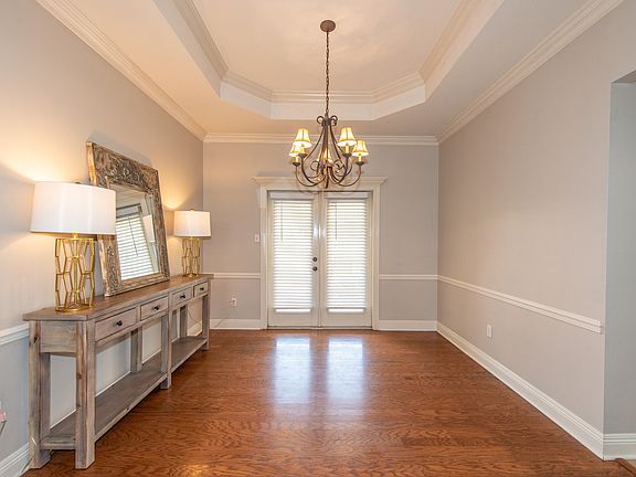 5th image of 213 Gaslight Ln