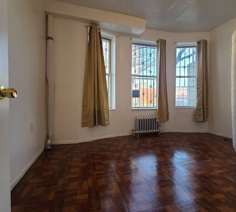 2nd image of 92 Williams Ave APT 1