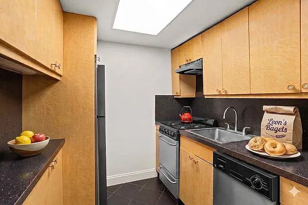 Kitchen, photo 1