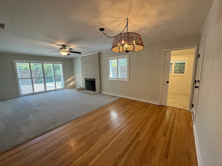 322 Castle Rock Rd — Photo 16