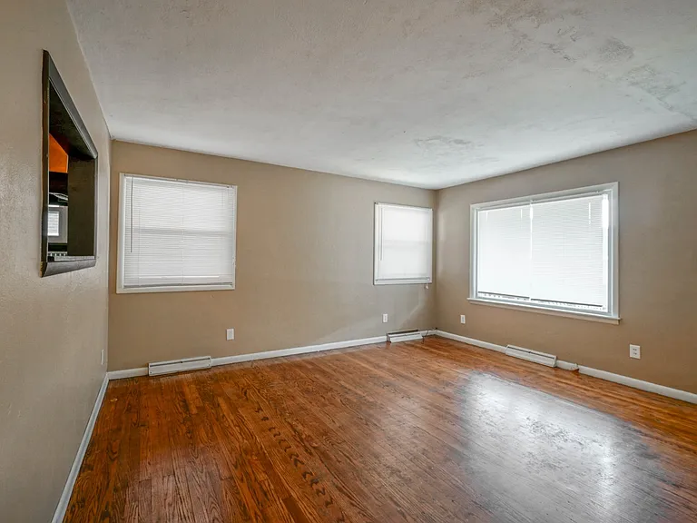 416 N Lincoln St — Photo 87