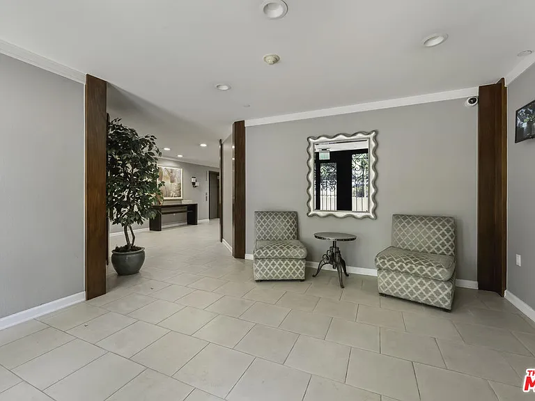 1820 Benecia Ave #402 — Photo 5