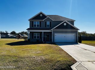 272 Petersburg Rd, Richlands, NC 28574