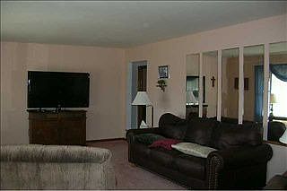 2nd image of 3150 NE Aurora Ave