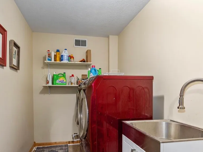61 Greystone Ct NE — Photo 18