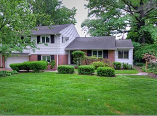 23526 Hazelmere Rd, Shaker Heights, OH 44122