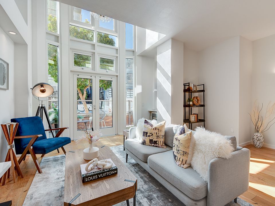 1st image of 88 King St Unit 110