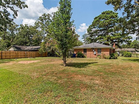4th image of 9517 Oleander Dr