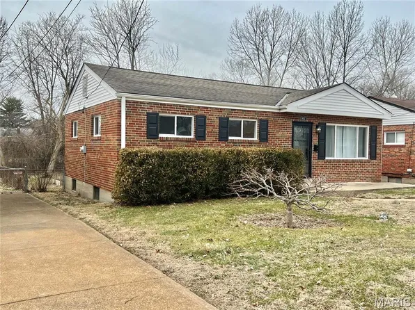 8452 Braddock Dr, Saint Louis, MO 63132