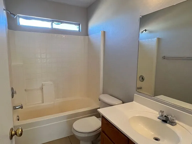 12410 W Pershing St — Photo 19