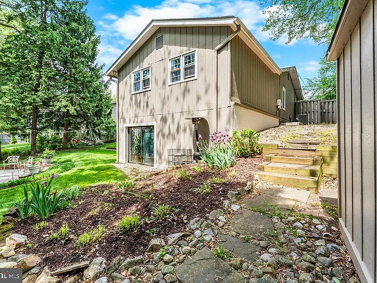 1329 Gresham Rd — Photo 49