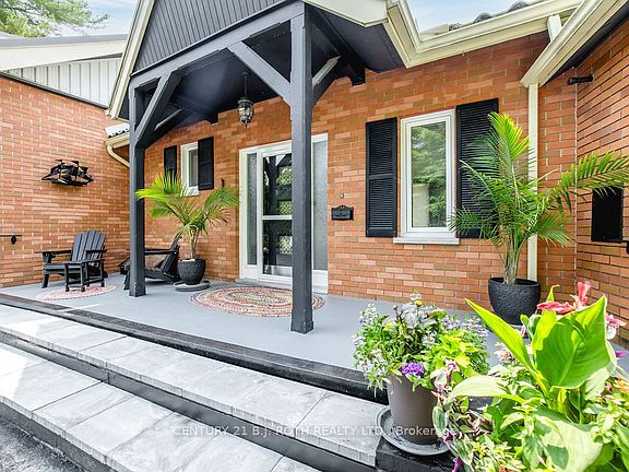 5th image of 31 Robern Ave