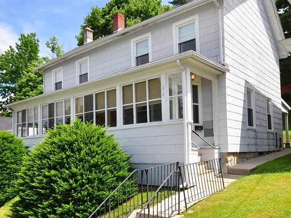 214 High St, Lee, MA 01238