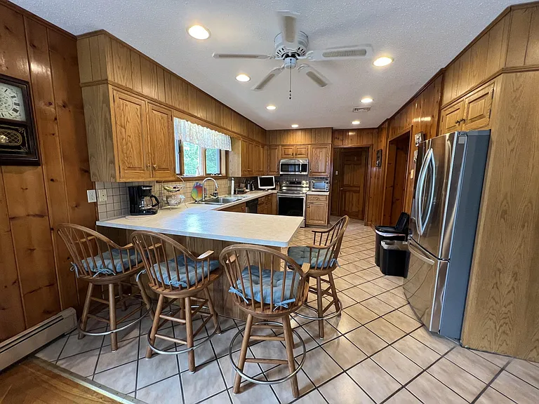 47 Woodland Rd — Photo 3