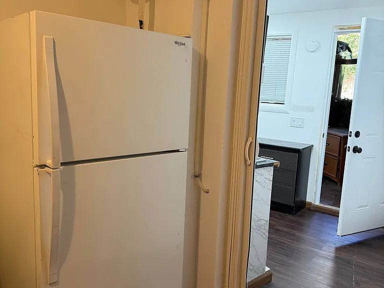 4625 Louise Ave #6 — Photo 8