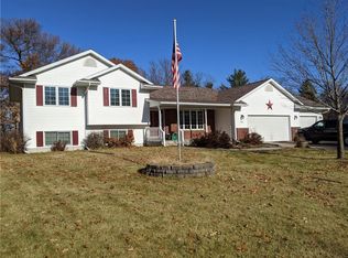 828 Radcliffe Ave, Altoona, WI 54720
