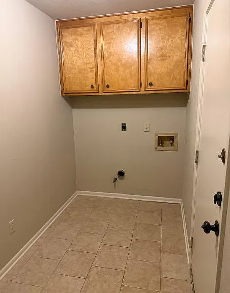 2433 Morris Dr — Photo 9