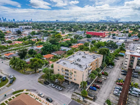 814 NW 36th Ave APT 403, Miami, FL 33125