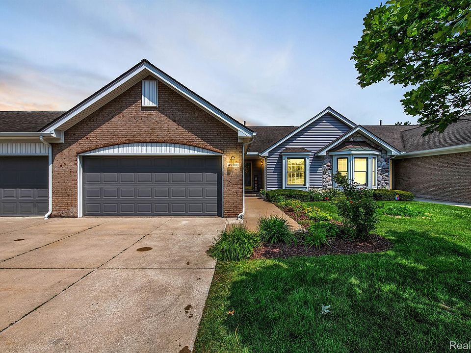 1st image of 42100 Starlite Ct
