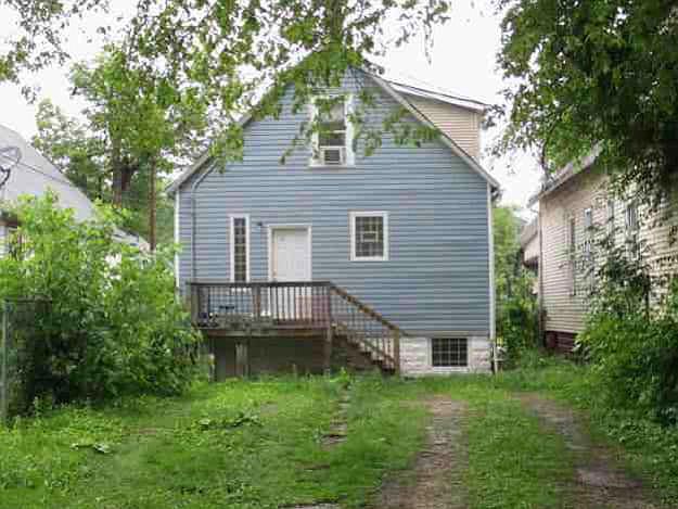 2nd image of 231 W 107th St