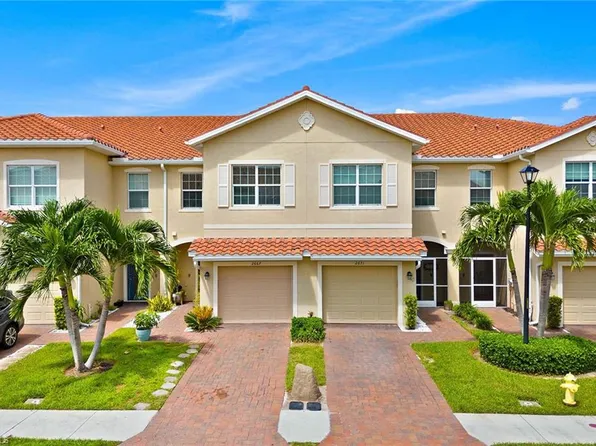 2667 Blossom WAY, NAPLES, FL 34120
