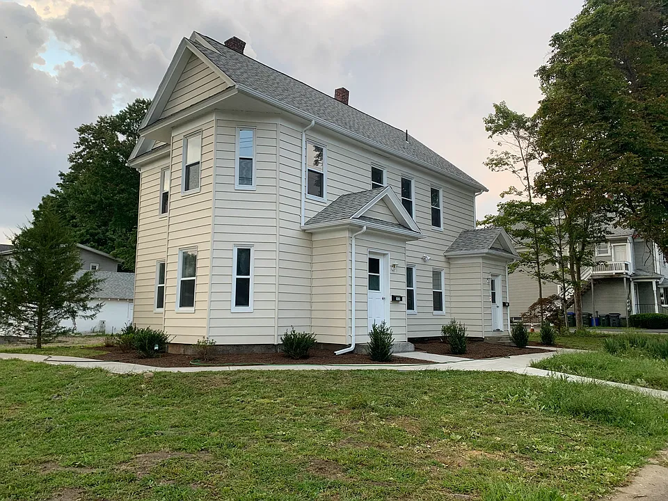 1624 N Main St #3