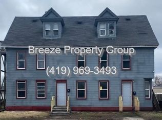 1413 7th Ave APT 4, Rock Island, IL 61201