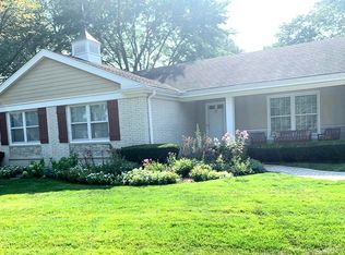 1122 Crestwood Dr, Northbrook, IL