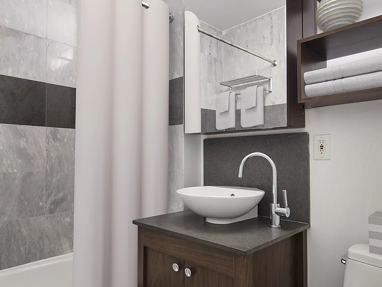 535 W 23rd St #S6H — Photo 4