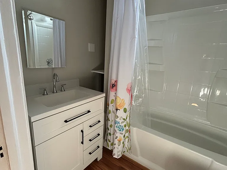 17416 Woodford Ave — Photo 27