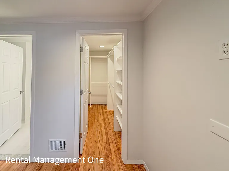 5604 Haymeadow Dr — Photo 18