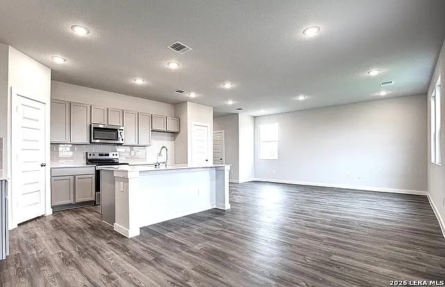 2563 Rambo Dr — Photo 6