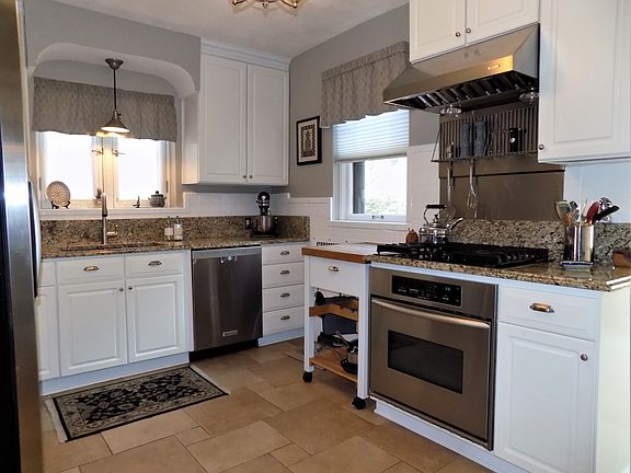 3rd image of 6518 Walsh St