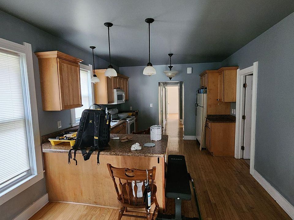 2nd image of 116 N Charles St