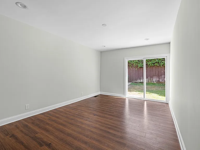 6320 Primrose Ave #6320 — Photo 17