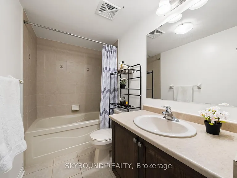3375 Thomas St #13-14 — Photo 25
