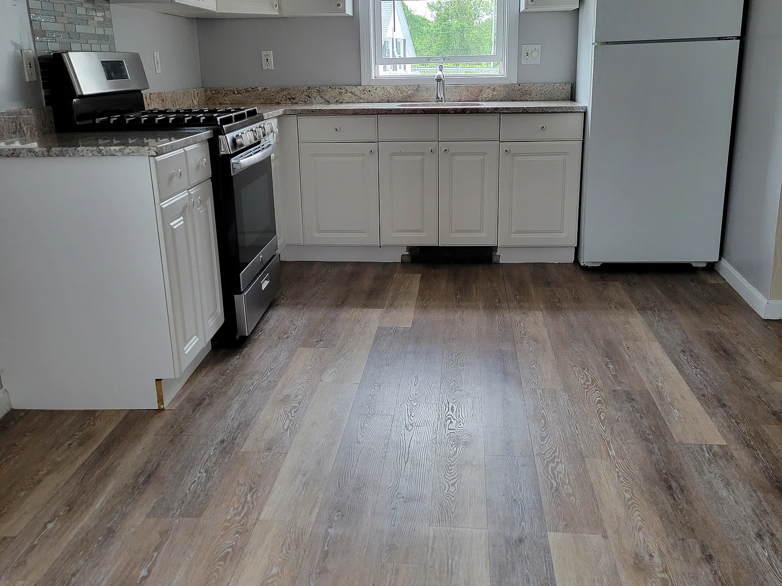 2 bed, 900 sqft, $2,500 — Photo 3
