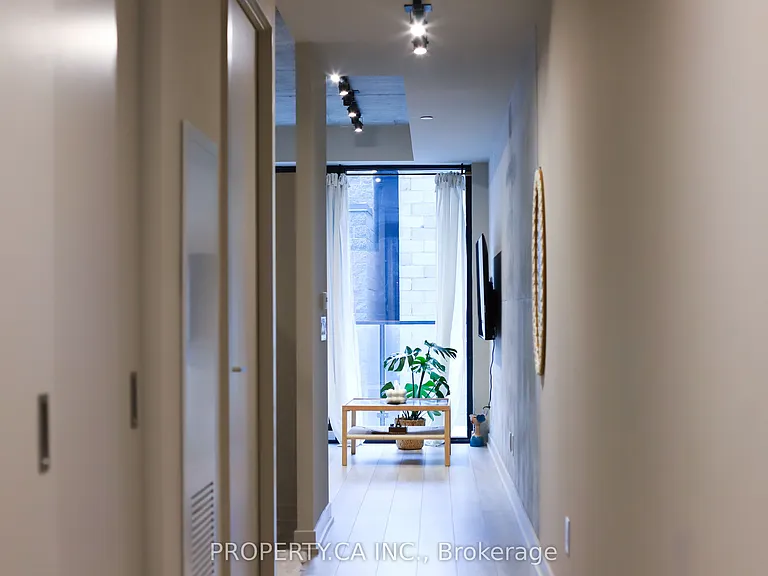 458 Richmond St W #408 — Photo 2