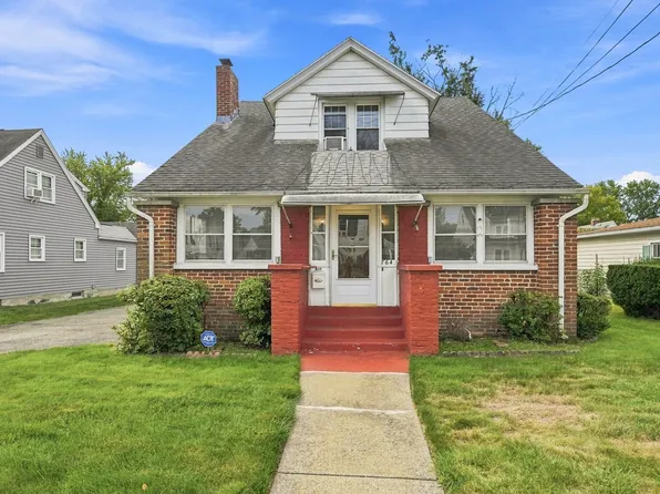 764 Allen St, Springfield, MA 01118