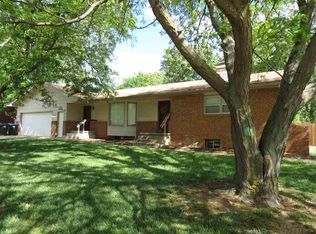 5430 SW Huntoon St, Topeka, KS 66604